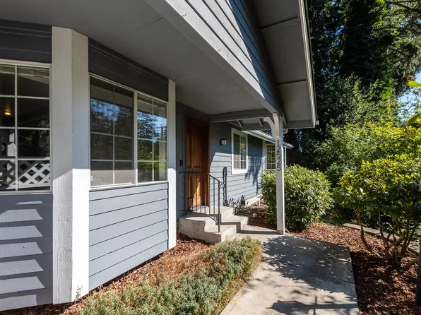12525 Nyanza Rd SW, Lakewood, WA 98499