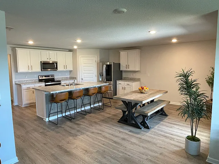 5240 Peach Dr — Photo 28