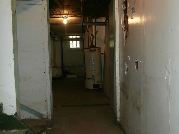2nd image of 335 Bedford Ave #1-2