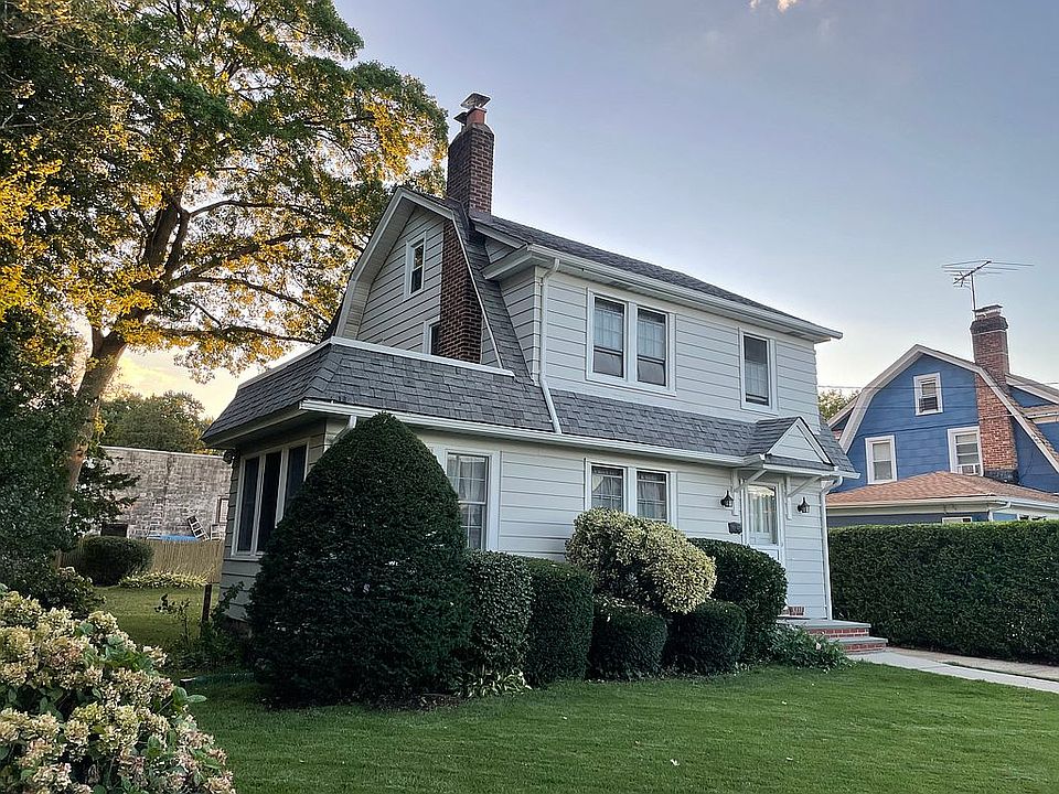 2nd image of 2924 Dahlia Ave