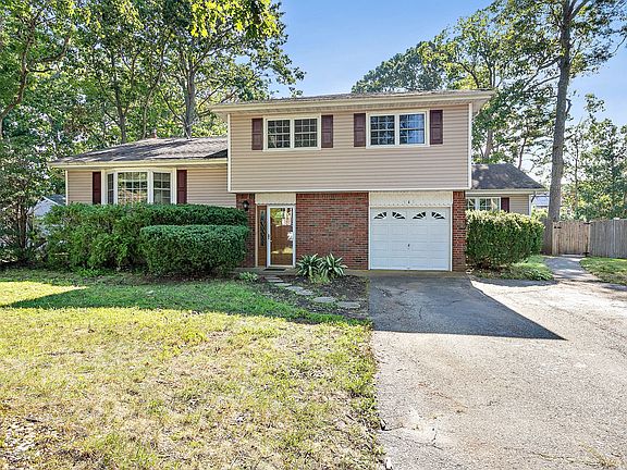 3rd image of 545 Hardwood Dr