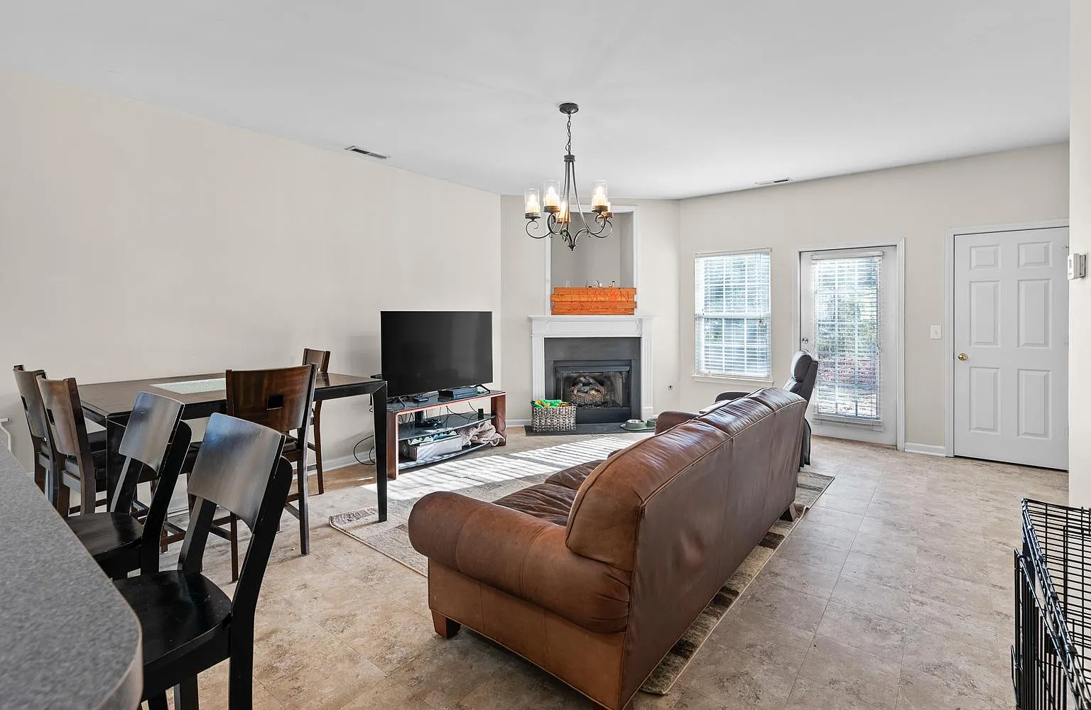 2 bed, 2.5 bath, 1248 sqft, $2,100 — Photo 4
