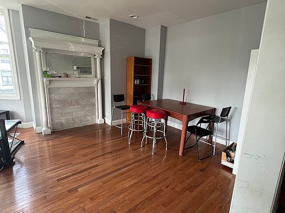 5th image of 627 College St Floor 2