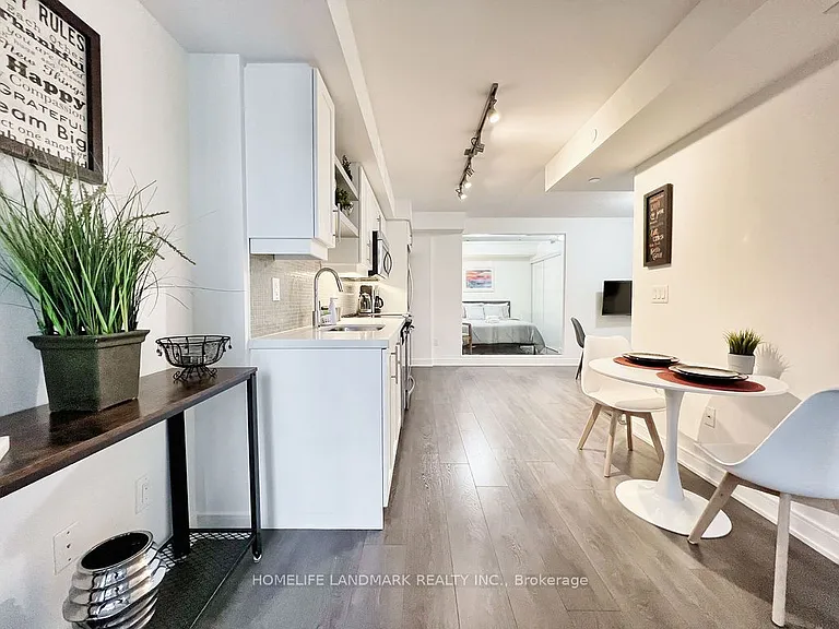 525 Adelaide St W #1620 — Photo 36