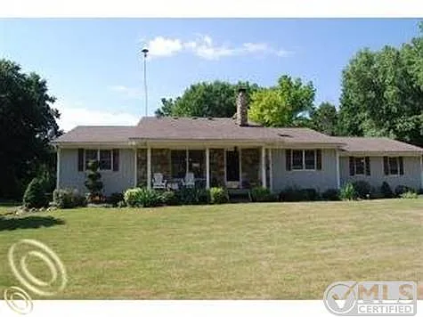 2761 Erin Dr photo 1