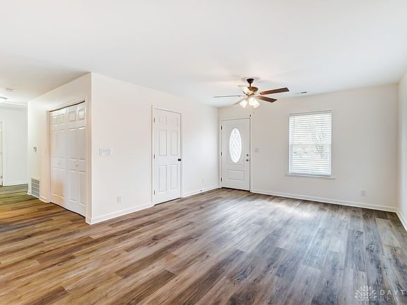 3rd image of 4080 Fleetwood Dr