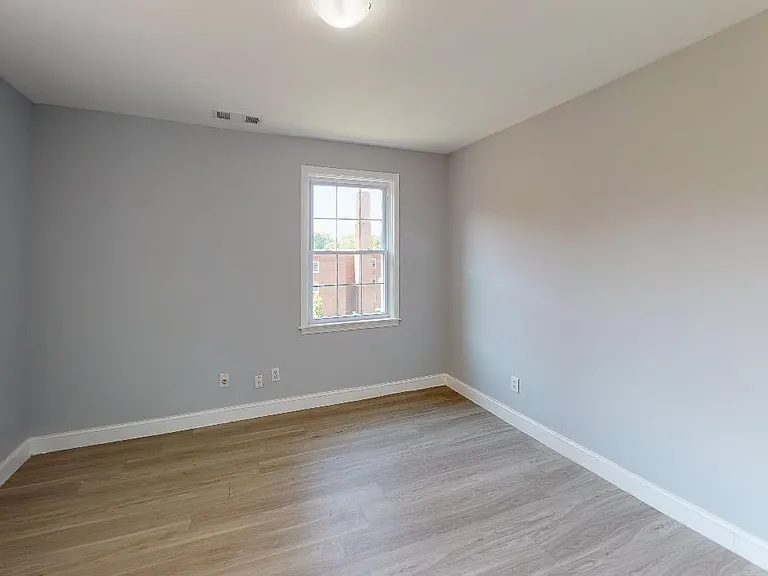 3811 V St SE #201 — Photo 3