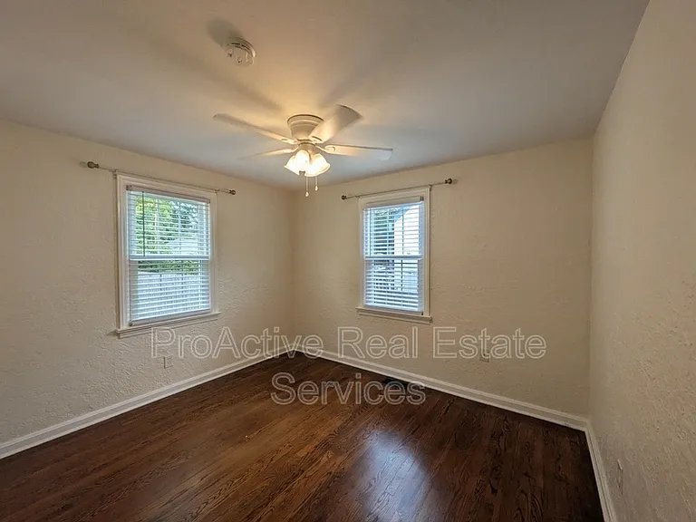9421 Phillip Ave — Photo 12