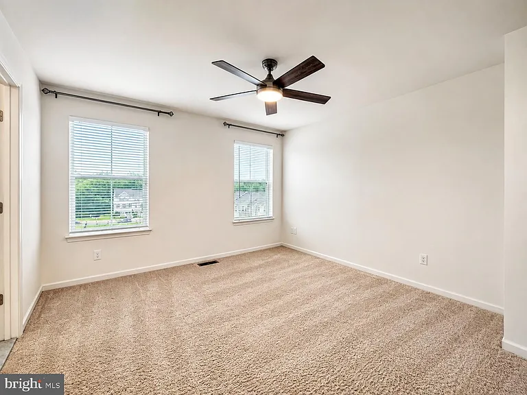 4811 Hicks Dr — Photo 15