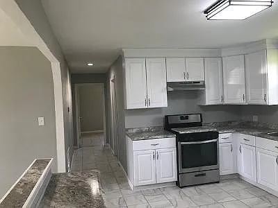 111 Oakshire Dr — Photo 5