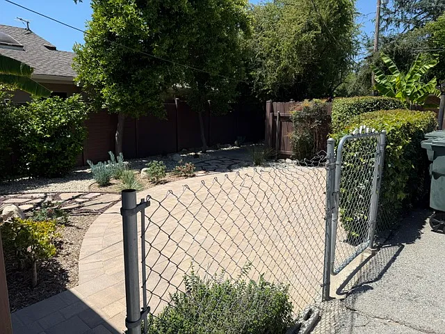 1523 N Grand Oaks Ave — Photo 17