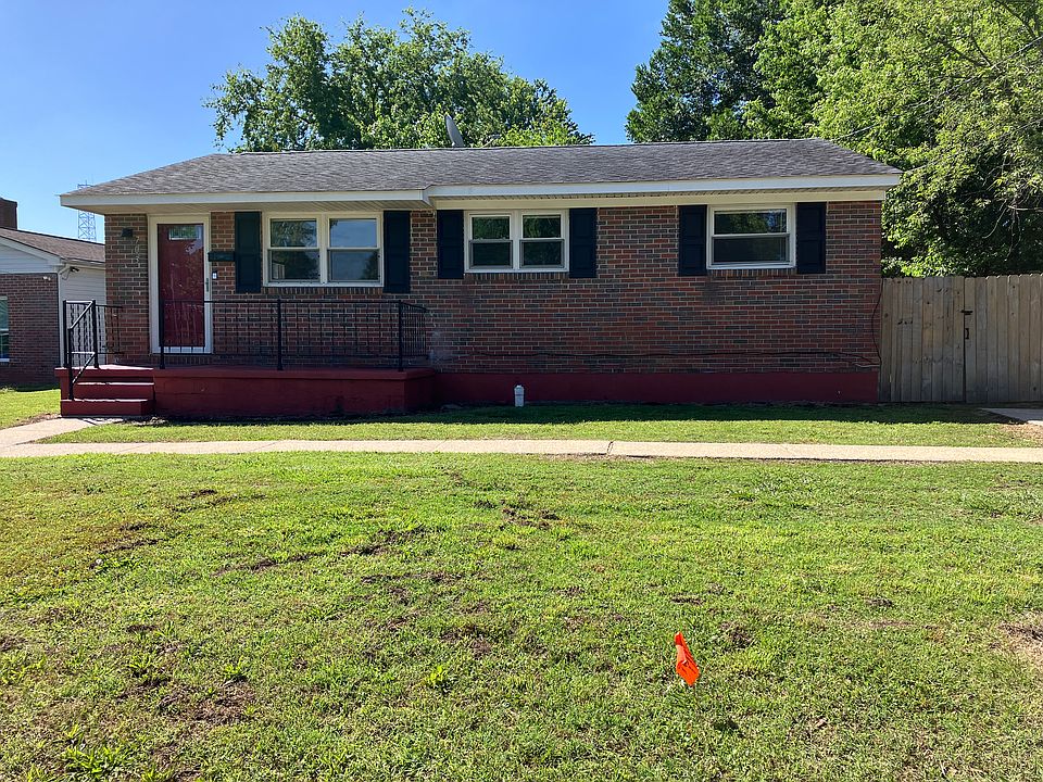 1st image of 703 Cavalier Blvd