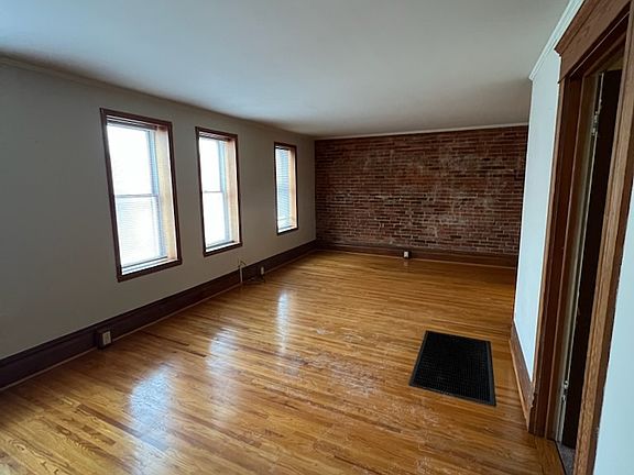 3rd image of 121 W Madison St #1