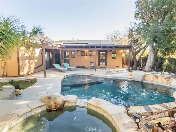 10207 Hillview Ave, Chatsworth, CA 91311