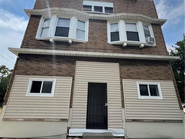 3227 Maple St, Toledo, OH 43608