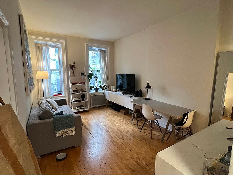 1st image of 131 E 61st St APT 3A
