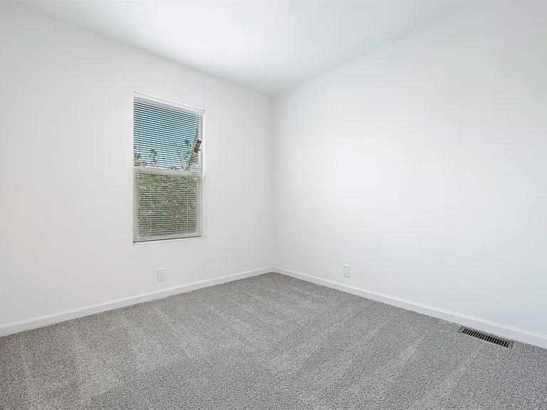 1719 W Olive #33 — Photo 20