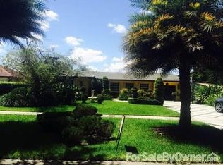6994 Silver Oak Dr, Miami Lakes, FL 33014