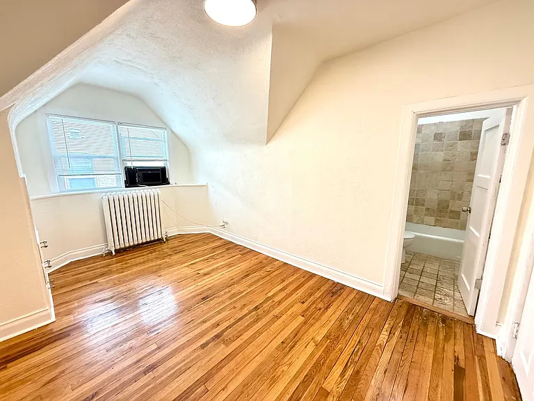 1454 N Marion St — Photo 4