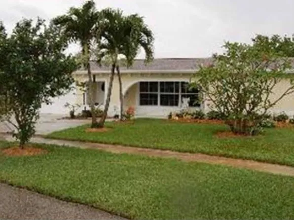 8880 NW 7th St, Pembroke Pines, FL 33024