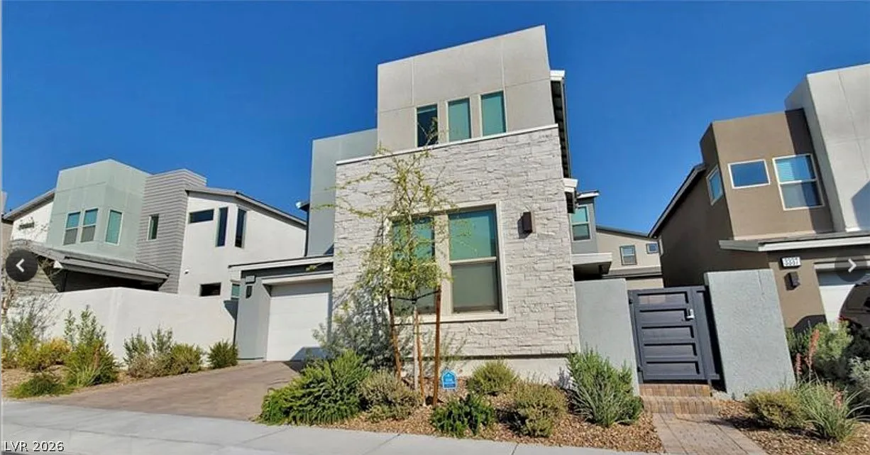 4 bed, 2428 sqft, $3,100 — Photo 1
