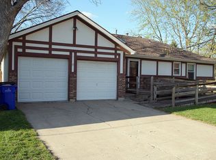 2118 E Mohawk Ct, Olathe, KS 66062