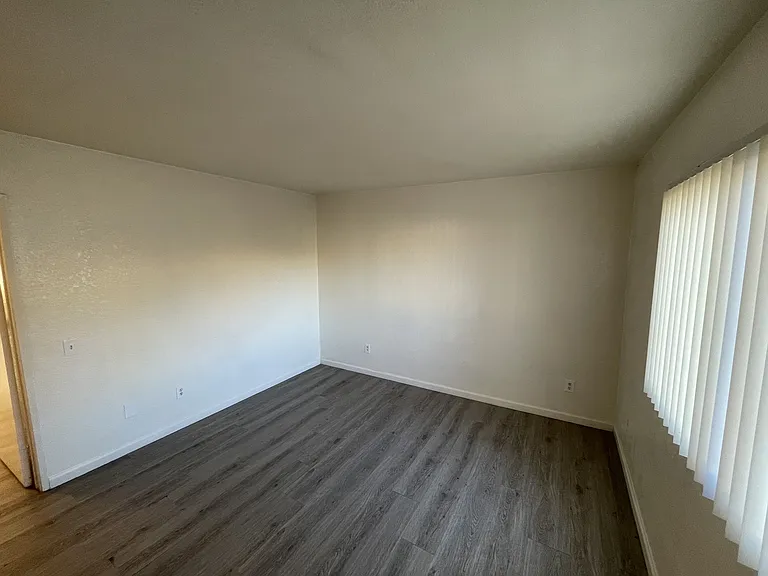 4216 50th St #7 — Photo 7