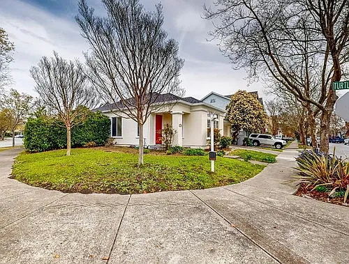 402 Dove Ln Photo 1