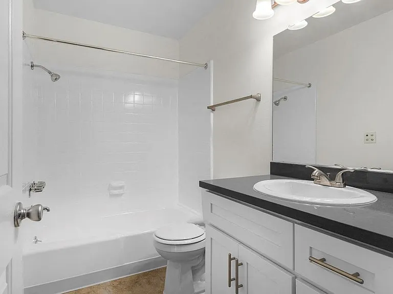 5633-45 N Topanga Canyon Blvd — Photo 17
