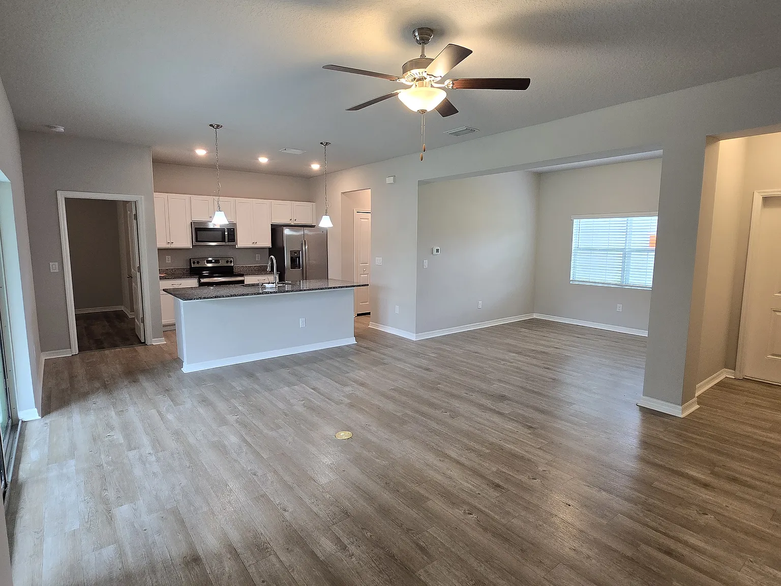 3 bed, 1557 sqft, $2,100 — Photo 4
