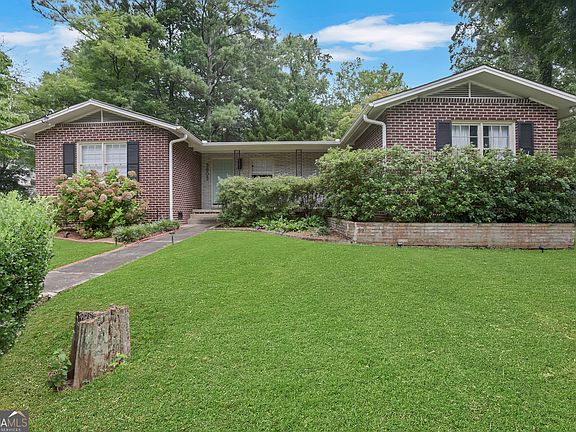 2nd image of 3803 Longview Dr