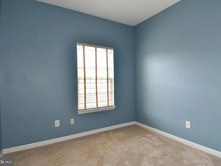 7810 Locust Leaf Ln — Photo 36