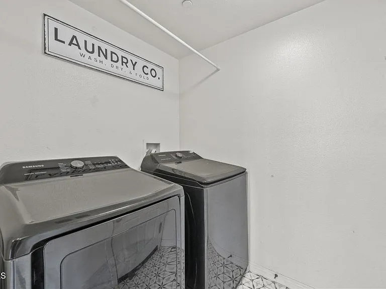 197 Pelican Pointe Ct — Photo 15