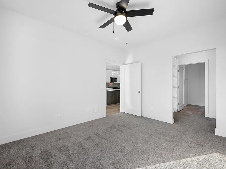 27 W Park Blvd #306 — Photo 8