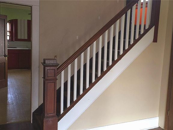 5th image of 140 Trumbull Ave
