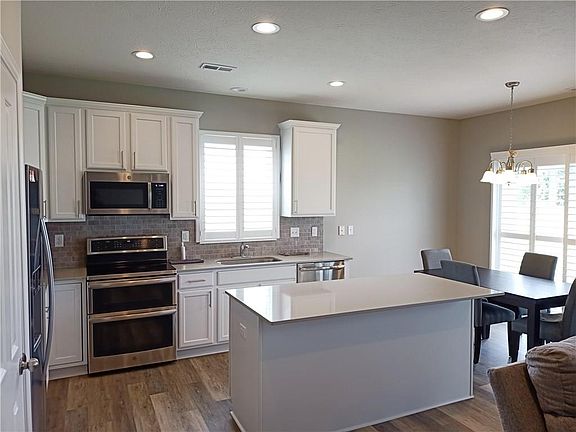 5th image of 8114 Milender Blvd