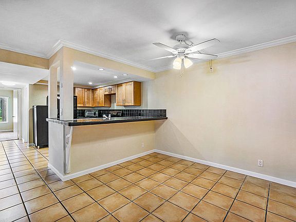 5th image of 6559 Chasewood Dr APT A