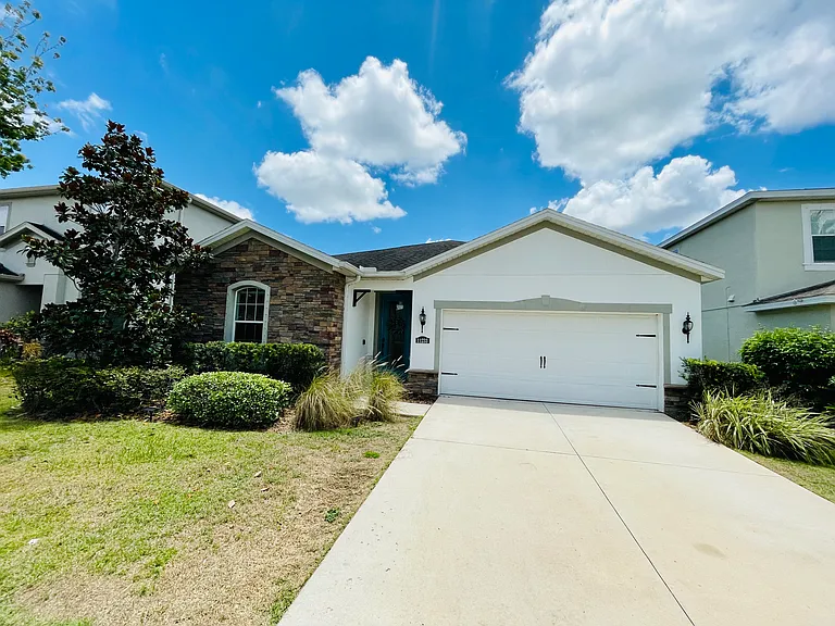 11233 Spring Point Cir — Photo 2