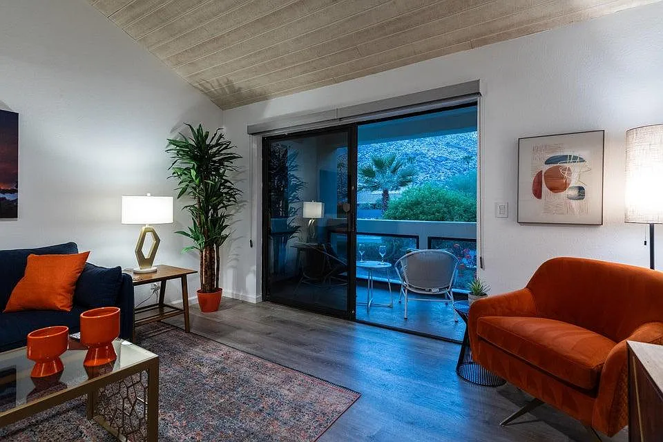 255 Avenida Granada — Photo 4