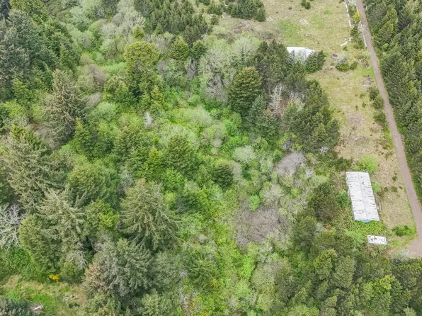 9500 NW Lark St, Seal Rock, OR 97376