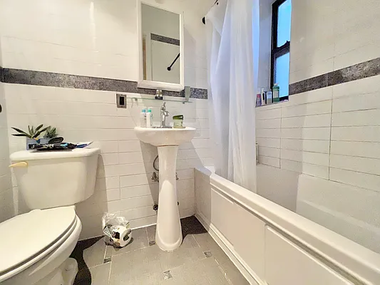 Rented by Doorway NYC, LLC | media 26