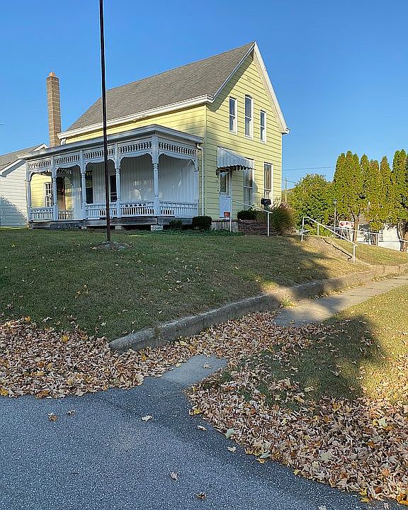 1st image of 706 Long St