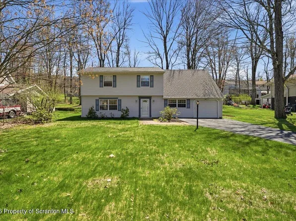 30 Yorktown Rd, Mountain Top, PA 18707
