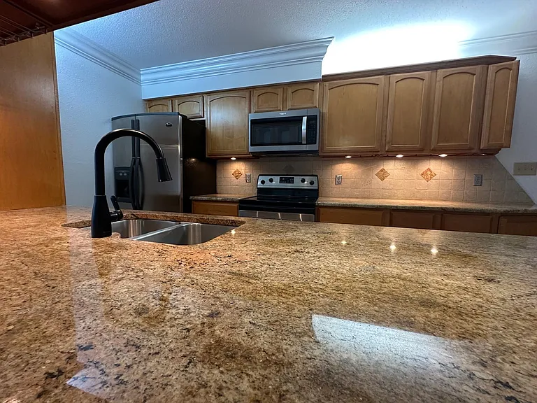 510 E Avenue J #C — Photo 8