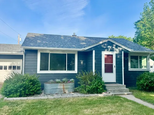 723 3rd St SE, Barnesville, MN 56514