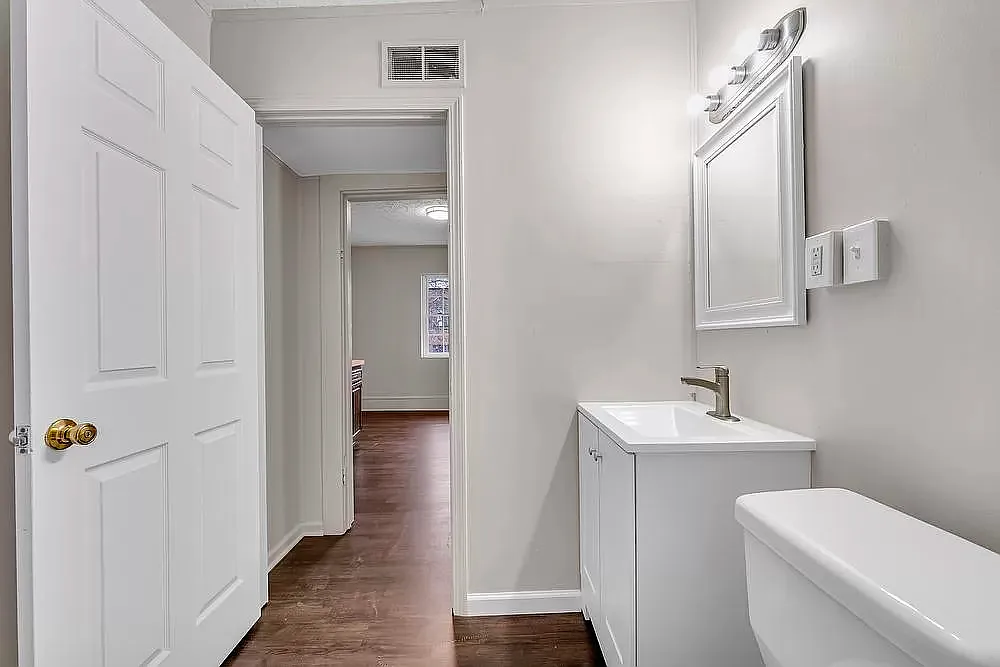 2120 Robin Street - 4 — Photo 2
