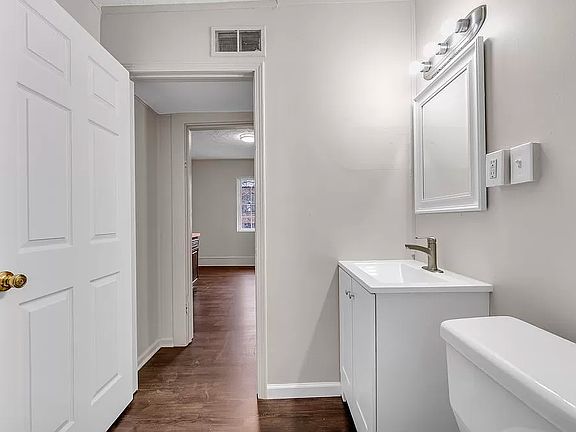 2nd image of 2120 Robin St APT 4