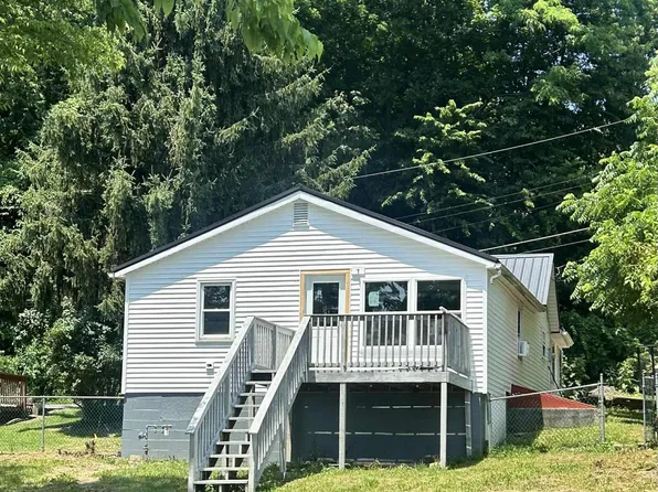 817 W 6th St, Lewistown, PA 17044