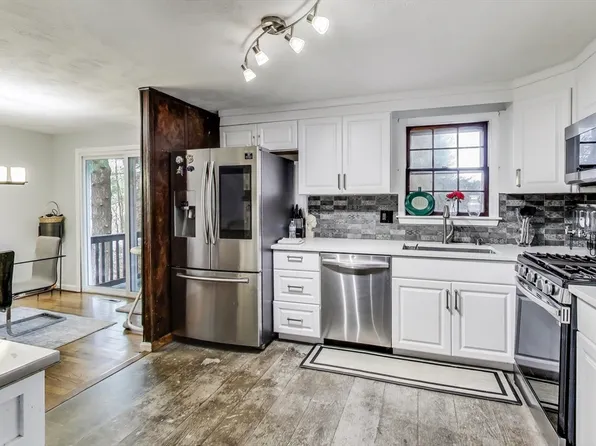 50 Wilmington Rd, Burlington, MA 01803