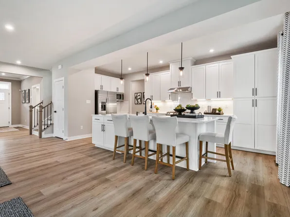 6 Spino Dr, Budd Lake, NJ 07828
